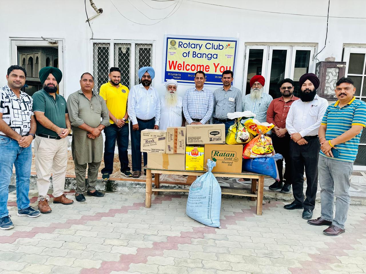 ਰੋਟਰੀ ਕਲੱਬ ਬੰਗਾ ਨੇ ਬਿਰਧ ਆਸ਼ਰਮ ਨੂੰ ਦਿੱਤਾ  ਰਾਸ਼ਨ ਪਦਾਰਥ